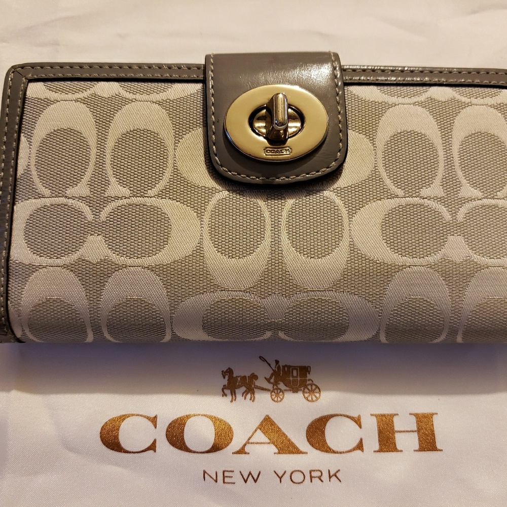 Authentic coach turnlock checkbook wallet